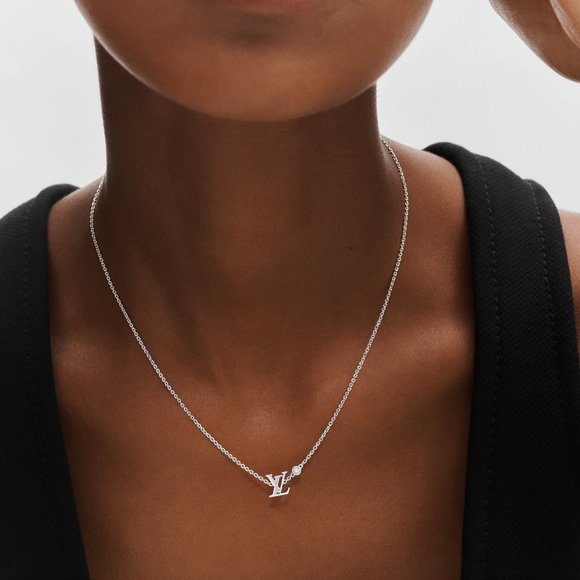 Louis Vuitton IDYLLE BLOSSOM LV PENDANT, WHITE GOLD AND DIAMOND - Picture 1 of 13